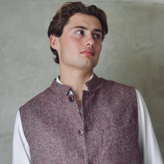 Tailored Cut Waistcoat in Finely Woven Bloodshot Hopsack Tweed