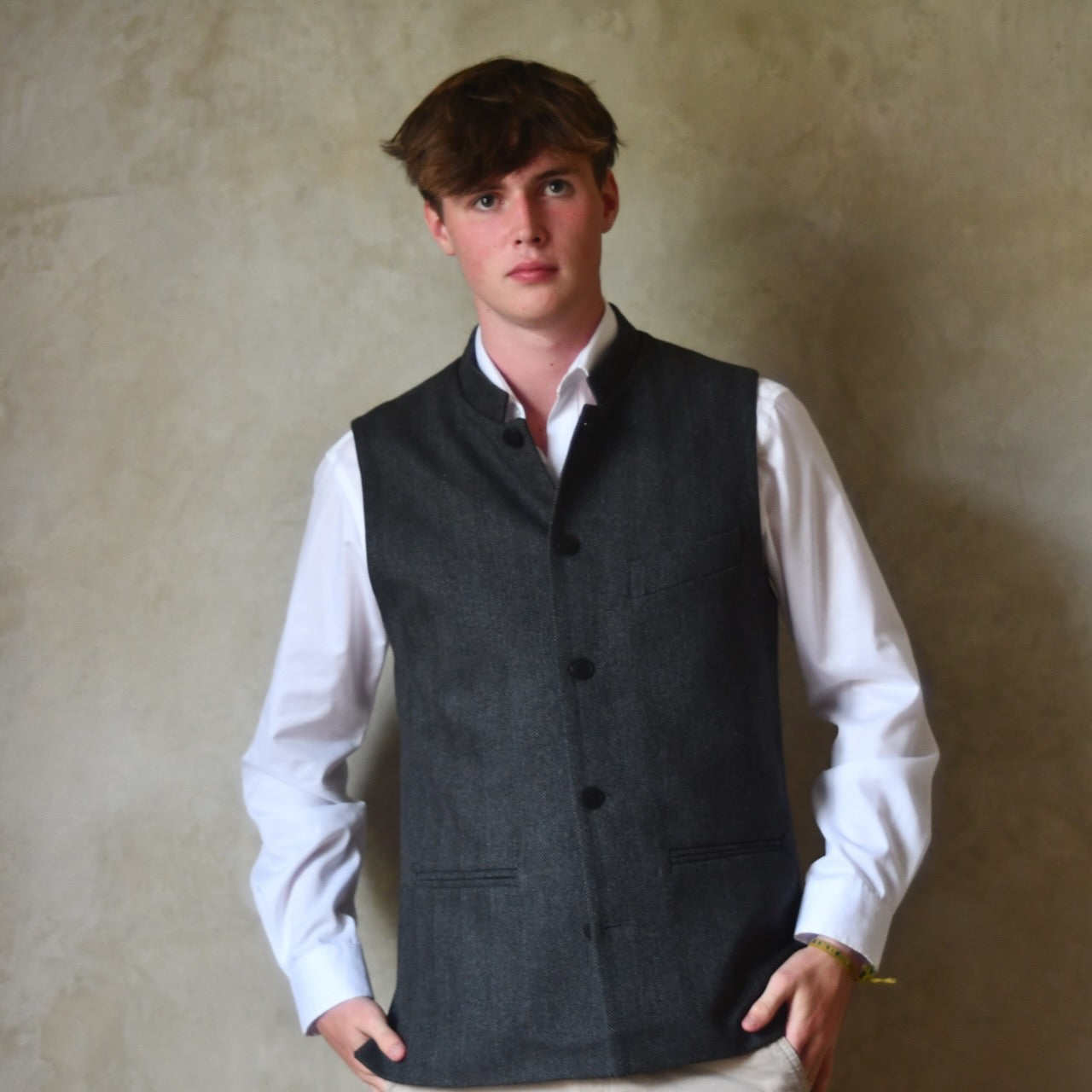 40 – Tailored Cut Charcoal Herringbone Cashmere Mix Flannel