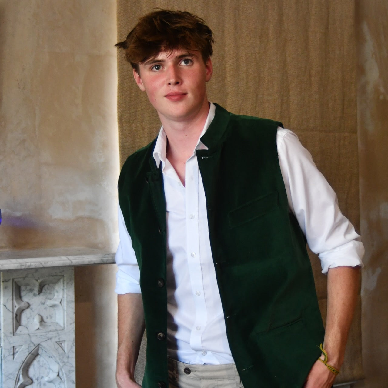 Open unbuttoned model shot of Bottle Green Velvet Nehru-Style Gilet.
Handmade in London.
Entirely made in Great Britain.