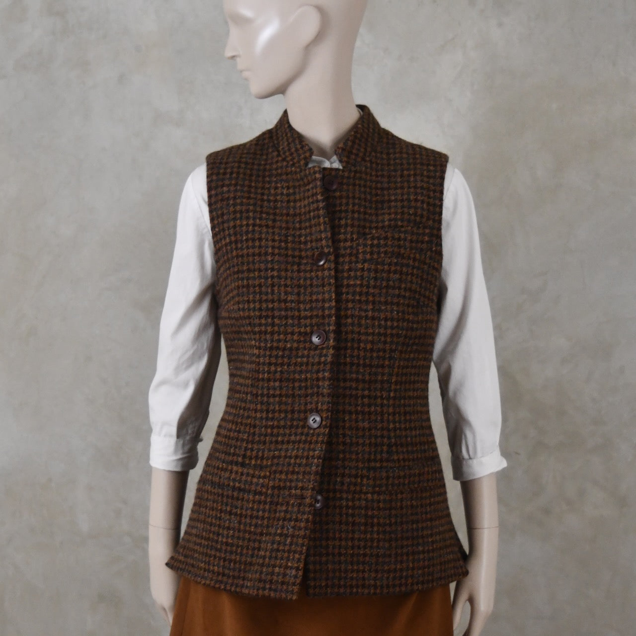 10 – Ladies Classic Cut Waistcoat in Copper Check Lovat Tweed