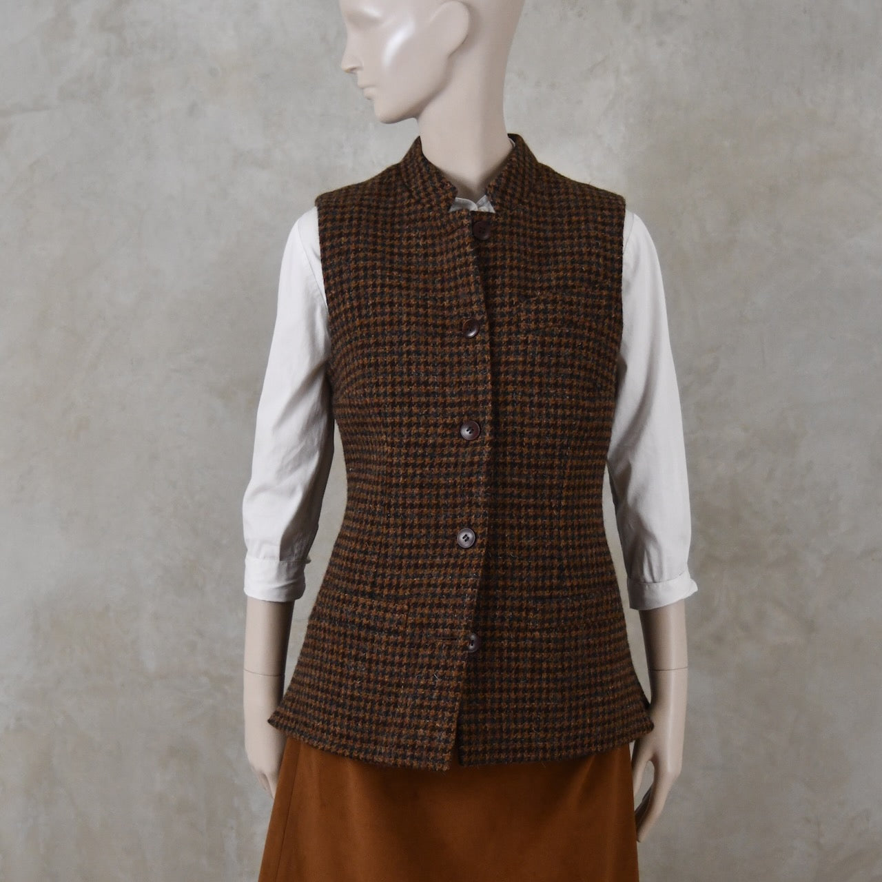 10 – Ladies Classic Cut Waistcoat in Copper Check Lovat Tweed