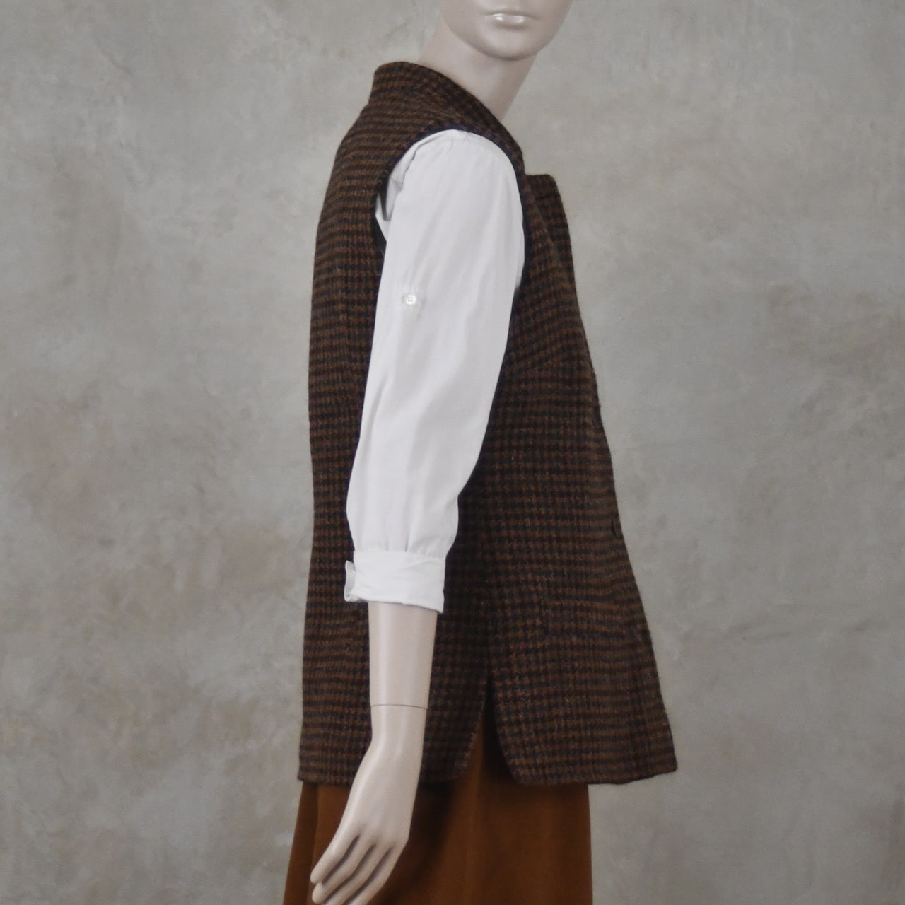 10 – Ladies Classic Cut Waistcoat in Copper Check Lovat Tweed