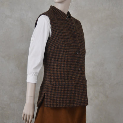 10 – Ladies Classic Cut Waistcoat in Copper Check Lovat Tweed