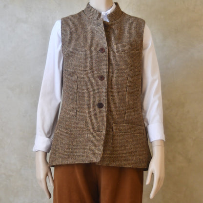 10 – Ladies Classic Cut Waistcoat in Small Brown Check Lovat Tweed