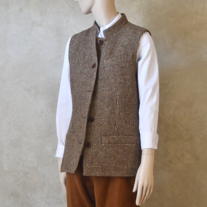 10 – Ladies Classic Cut Waistcoat in Small Brown Check Lovat Tweed